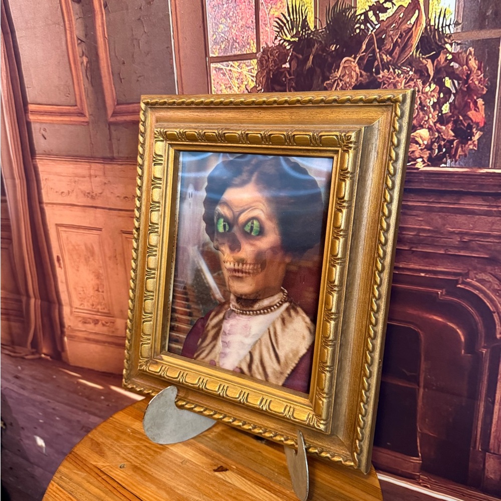 Vintage Look Framed Lenticular Changing Spooky Halloween Portrait Creepy Haunted - Picture 5 of 15